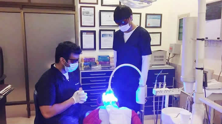 Best dentist for teeth whitening in Lahore